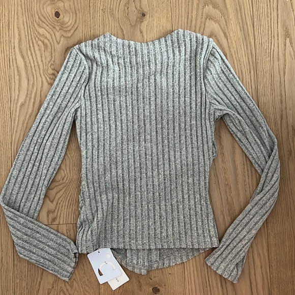 NWT REVOLVE & ANTHROPOLOGIE lovers COMMENSE soft button front shirt M khaki - Picture 7 of 8